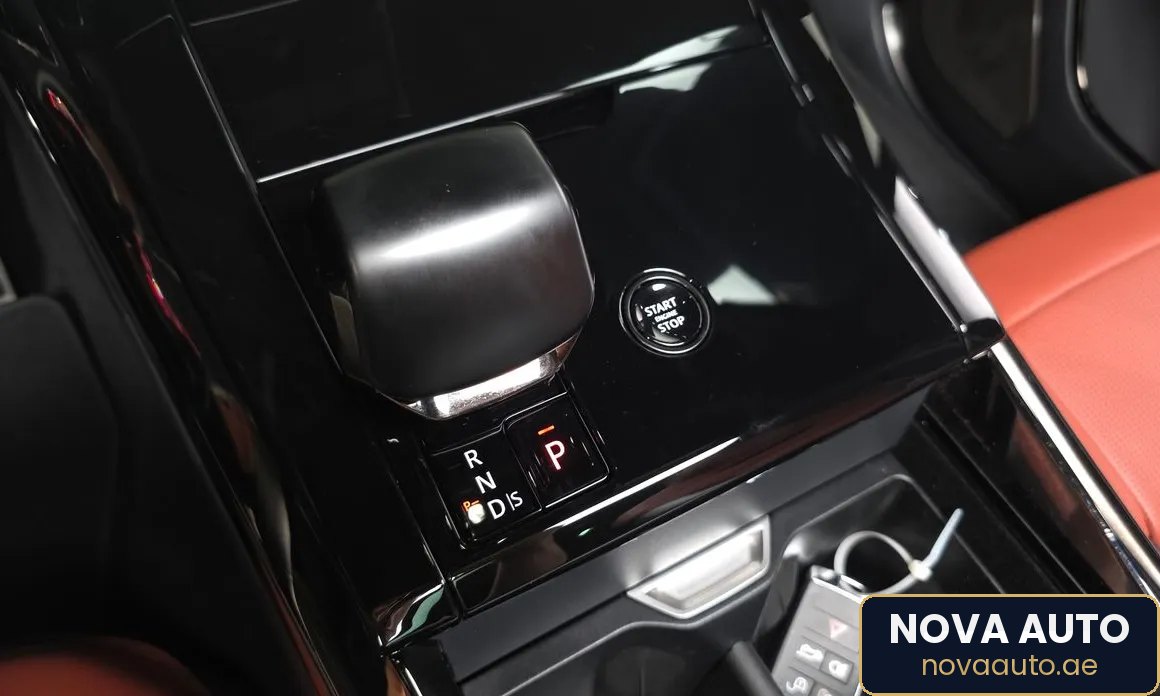 2025 Range Rover Sport P635 SV Edition Two photo 9
